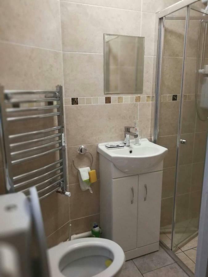 Rest Room Near To Heathrow Airport Ashford  Zewnętrze zdjęcie